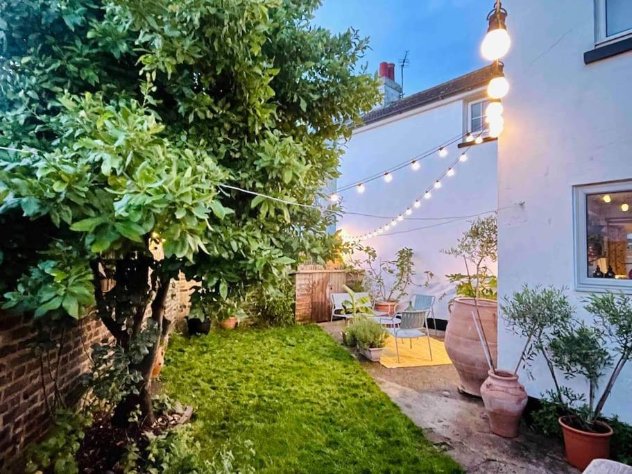 Northdene Cottage - Cosy Old Fisherman'S Cottage Two Mins From Sea - Free Parking - Wood Burning Stove - Roll Top Bath - Dog Friendly Deal Exterior photo