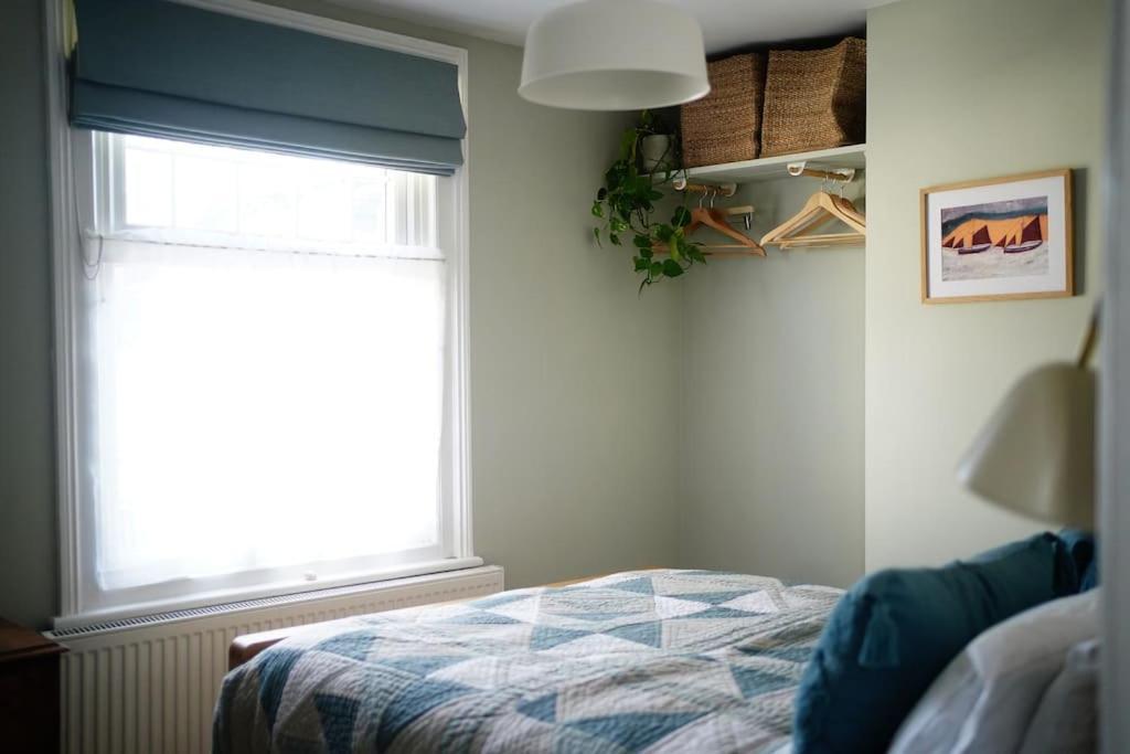 Northdene Cottage - Cosy Old Fisherman'S Cottage Two Mins From Sea - Free Parking - Wood Burning Stove - Roll Top Bath - Dog Friendly Deal Exterior photo